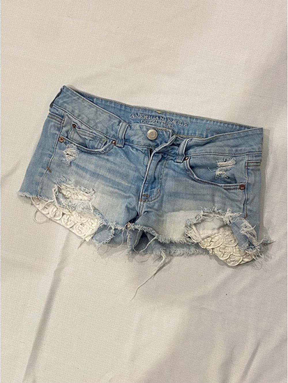 American Eagle Light Blue Distressed Denim Shorts with Lace Detail Size 6